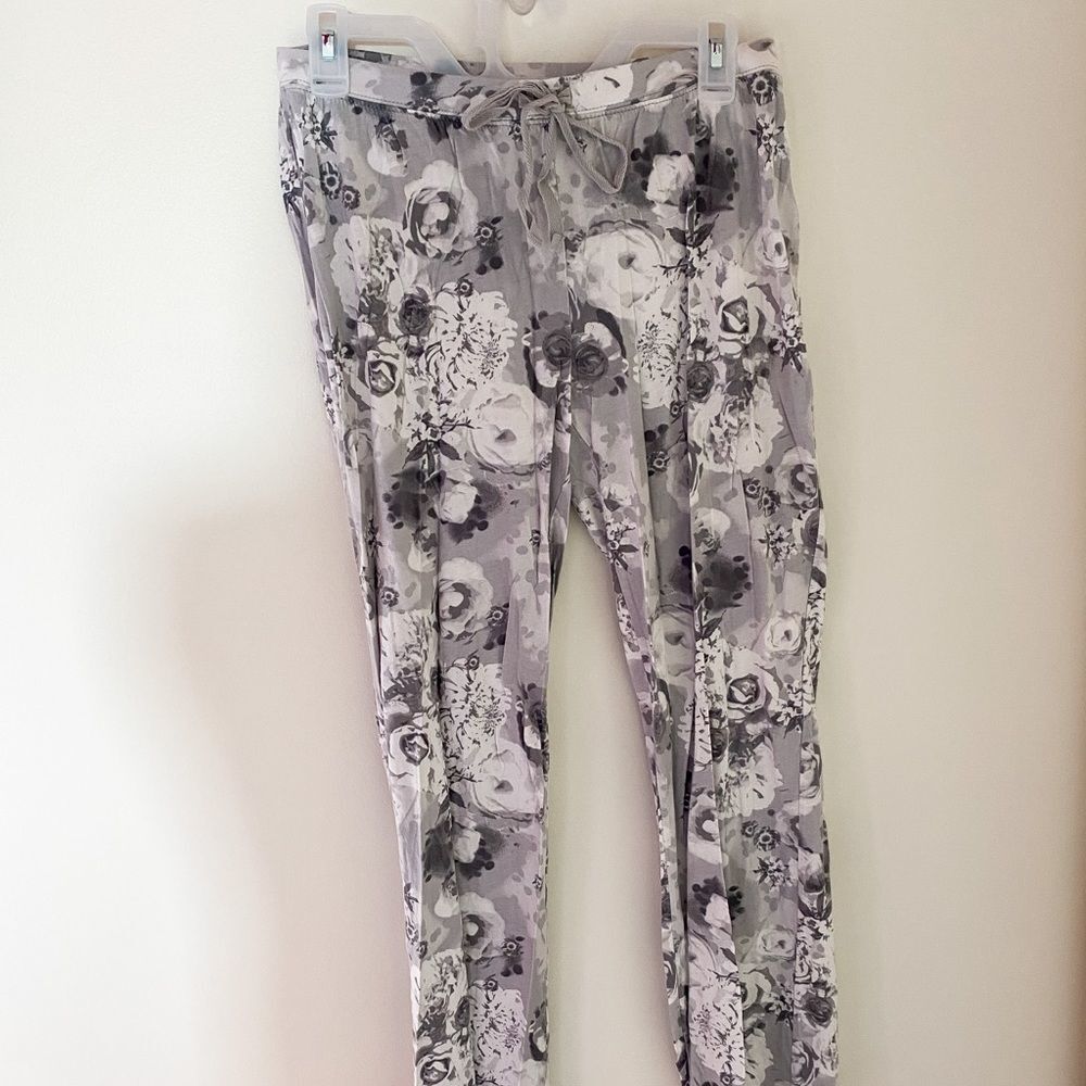 Shabby Chic Rose Printed Pajama Pants Gray and White Size Small